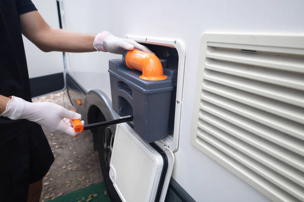Portable Toilet Options We Offer in Fern Park, FL